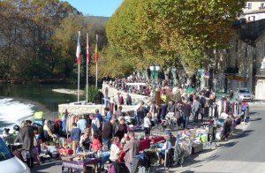 VIDE-GRENIERS, PUCES, BROC