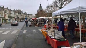 BROCANTE MENSUELLE de CHAUVIGNY - 2eme dimanche du mois.