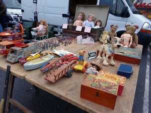 Marché aux puces des Salins