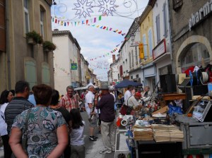 Vide grenier, brocante et foire aux produits régionaux