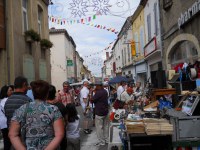 Vide grenier, brocante et foire aux produits régionaux