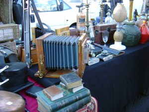 Marché aux puces des Salins