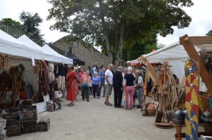 53 : Mayenne - MNM's : marché nocturne médiéval et spectacles