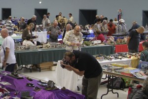 22 : Saint-Brieuc - Bourse maquettes, figurines, voiture et train miniature