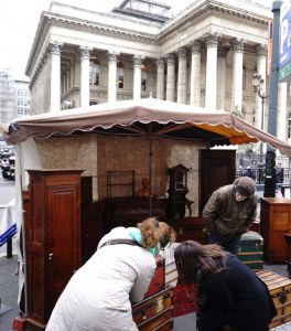 Brocante professionnelle de la Place de la Bourse