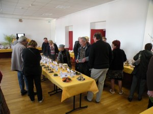 Foire à tout. Brocante et vide-greniers. Marché des saveurs d'automne.Artisanant. 12ème...