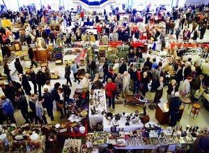 MARCHE AUX PUCES DE REIMS Halle du BOULIGRIN