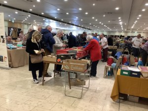 BOURSE CARTES POSTALES, VIEUX PAPIERS, TIMBRES, MONNAIES