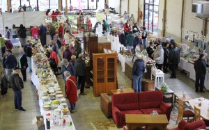 GRANDE BRADERIE EMMAUS + Rétro et Bijoux