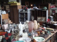 Brocante, surplus-militaire vintage, fripes.