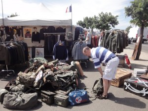 Brocante, surplus-militaire vintage, fripes.